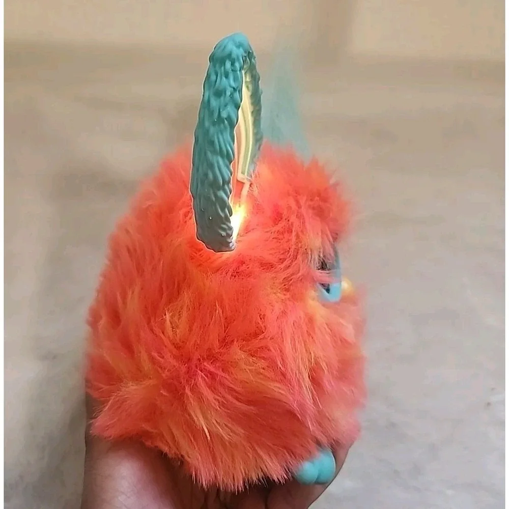 2023 Hasbro Furby Interactive Plush - Coral - Works - Moving Light Up‎ Ears Toy